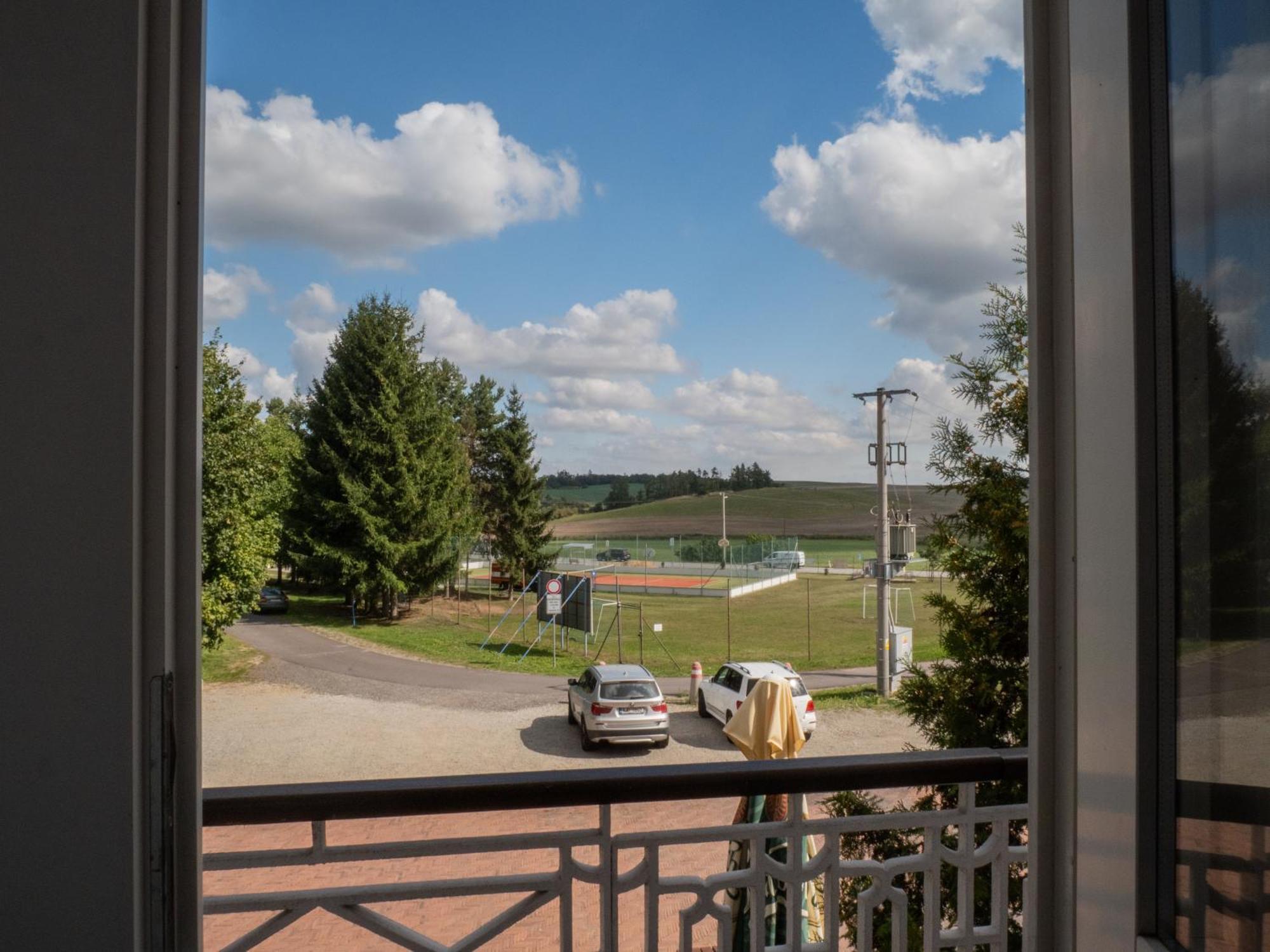 Hotel Club Vranovská Ves Esterno foto