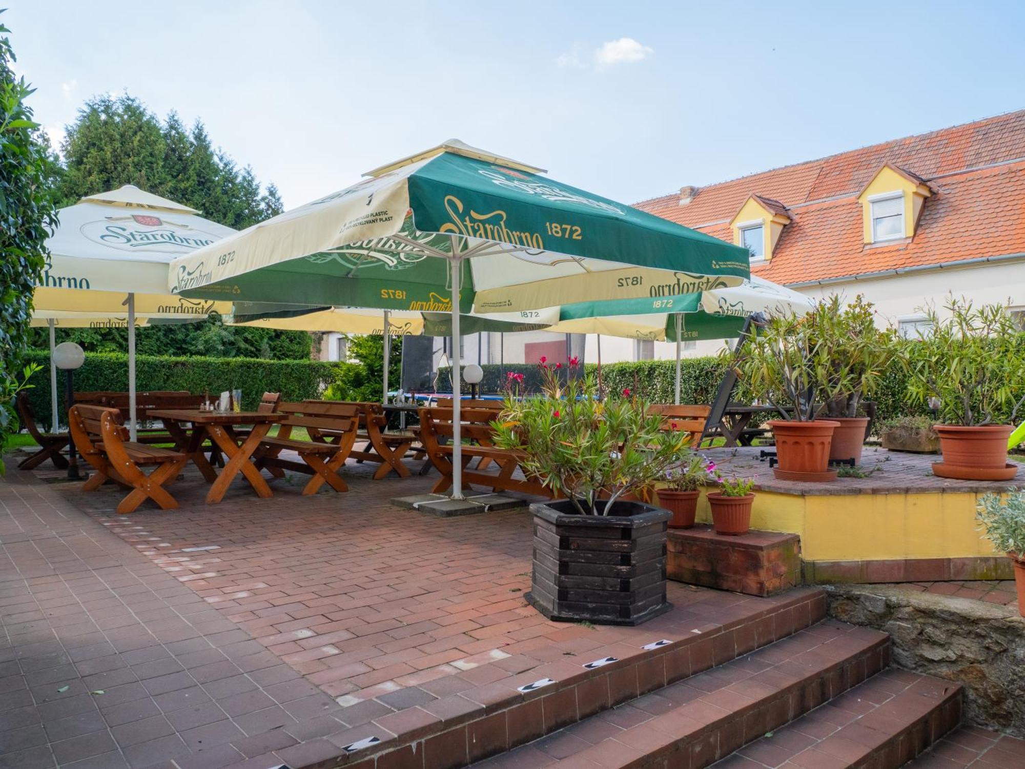 Hotel Club Vranovská Ves Esterno foto