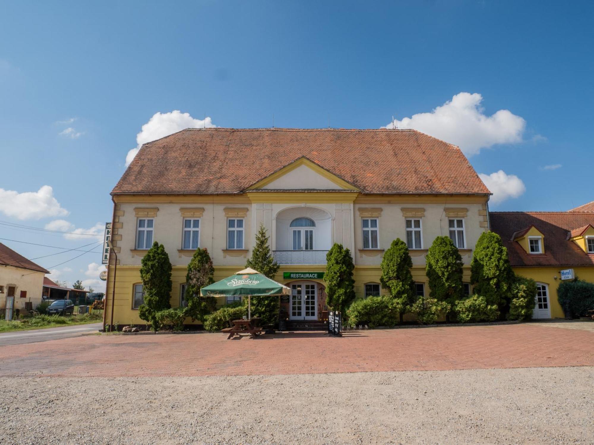 Hotel Club Vranovská Ves Esterno foto