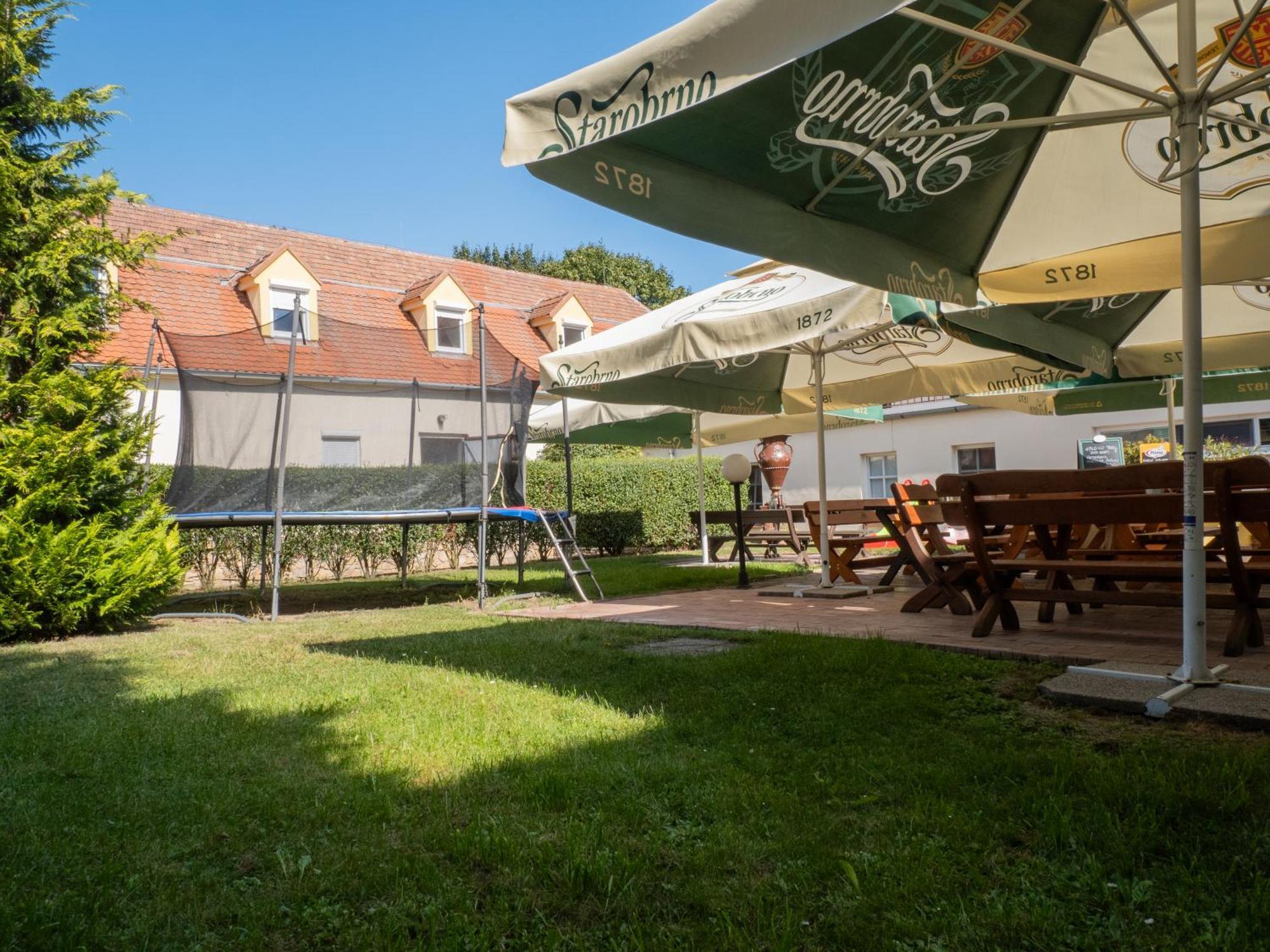 Hotel Club Vranovská Ves Esterno foto