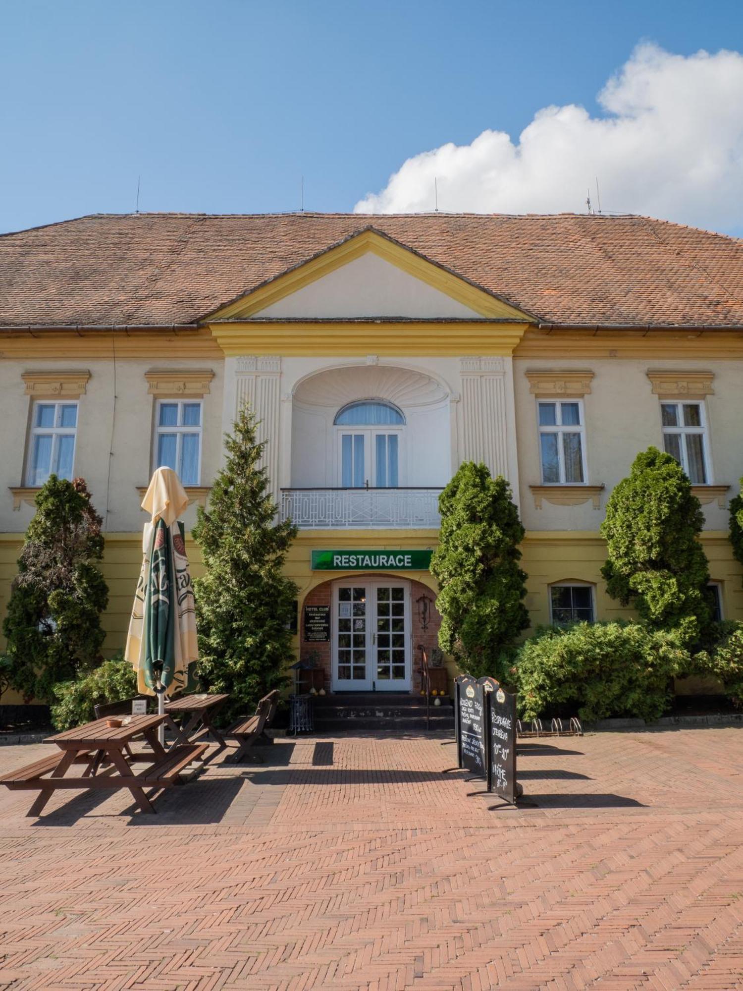 Hotel Club Vranovská Ves Esterno foto