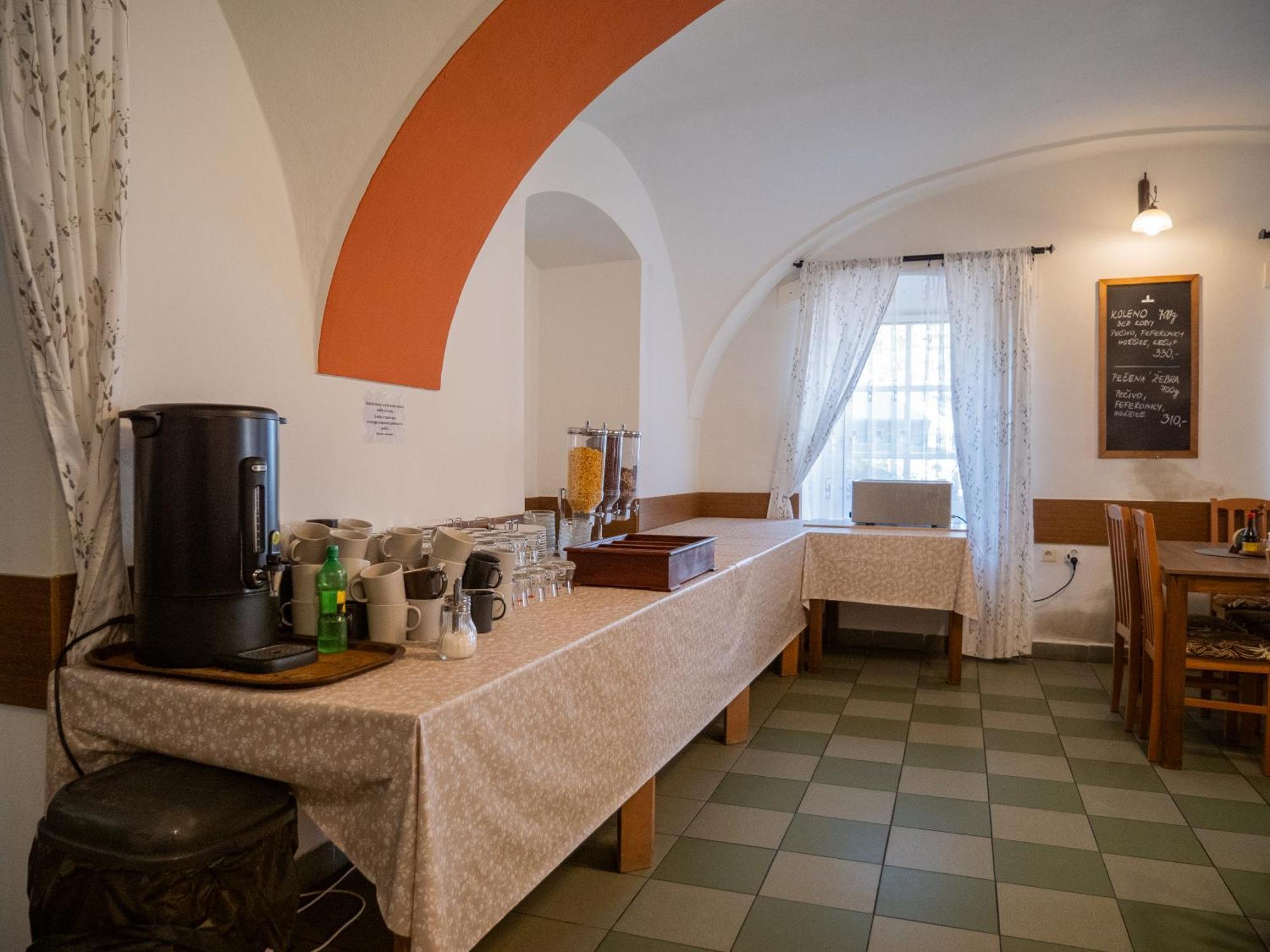 Hotel Club Vranovská Ves Esterno foto