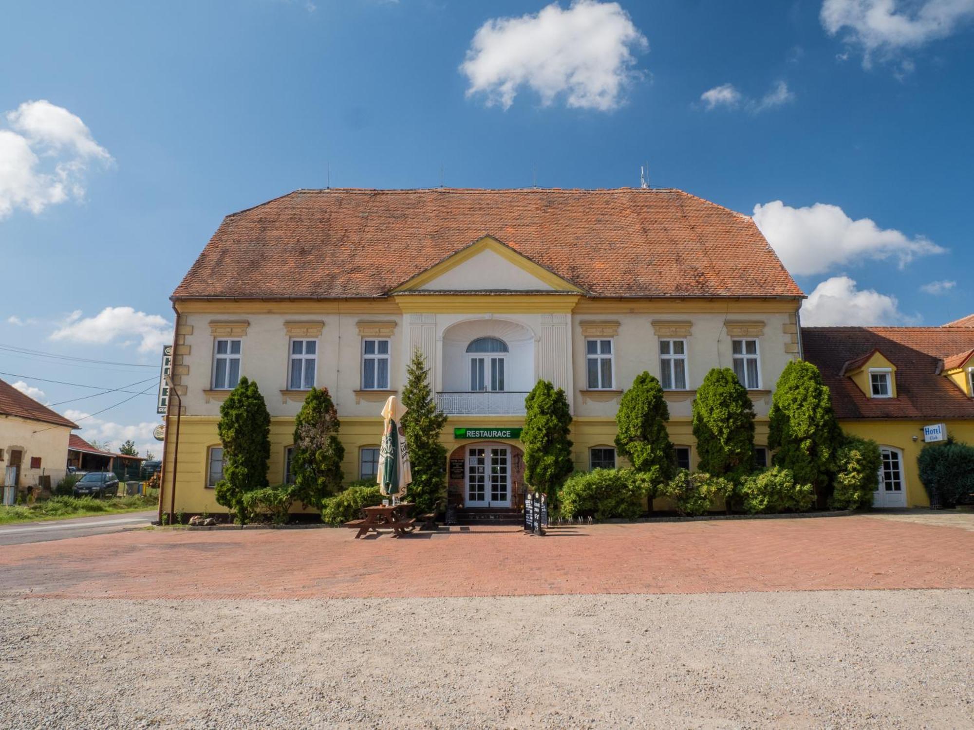 Hotel Club Vranovská Ves Esterno foto